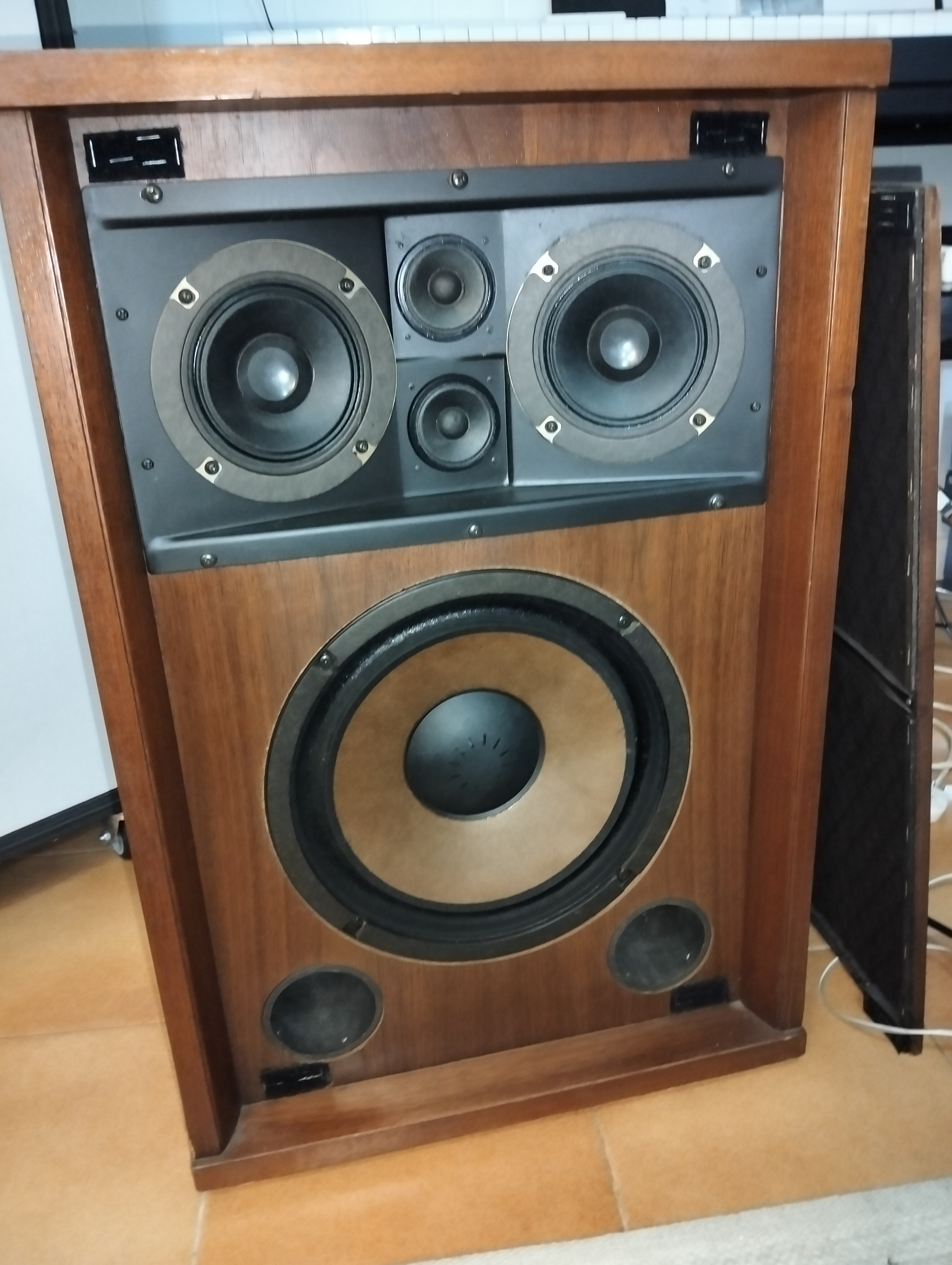 Sansui SP 1200